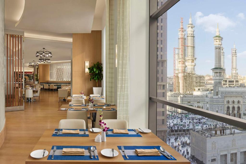 مراجعة فندق كونراد جبل عمر مكة 2026 | هل هو الأفضل قرب الحرم؟ Makkah Advisor مراجعة فندق كونراد جبل عمر مكة 2026 | هل هو الأفضل قرب الحرم؟ Makkah Advisor