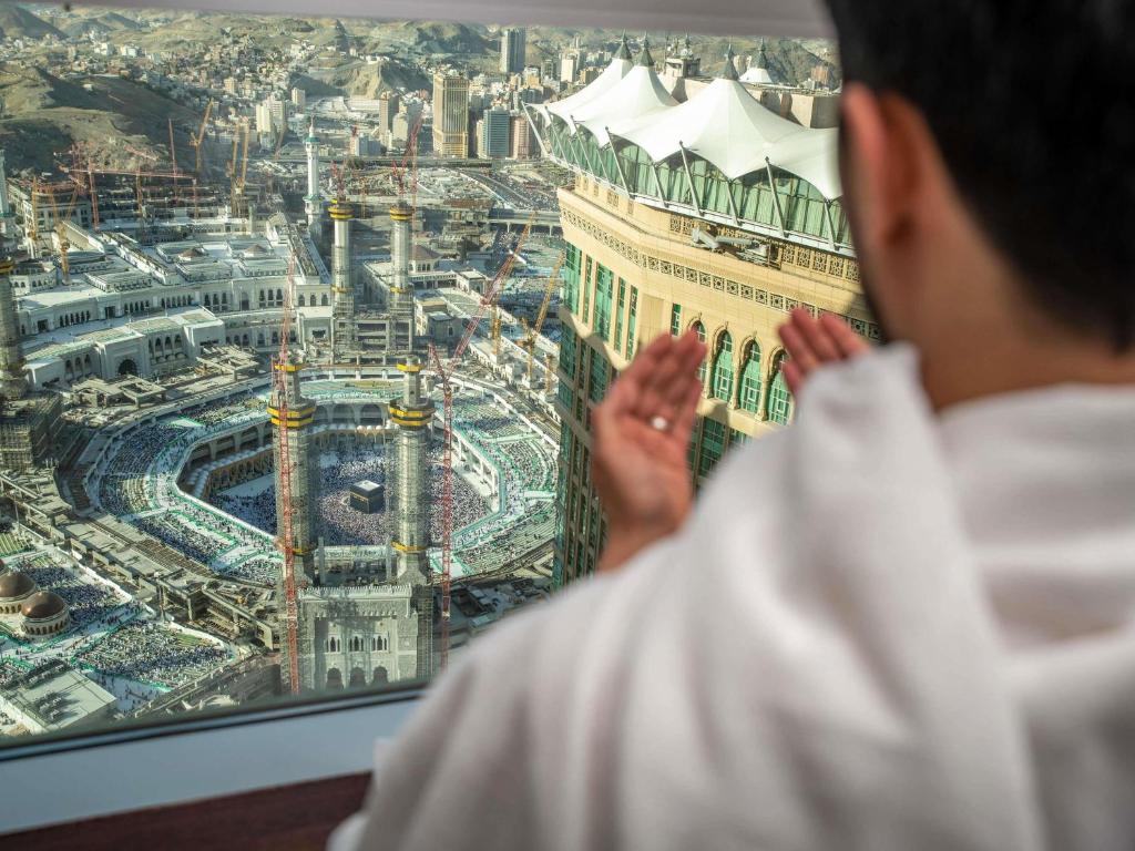 مراجعة فندق فيرمونت برج الساعة مكة | تجربة إقامة فاخرة بجوار الحرم Makkah Advisor